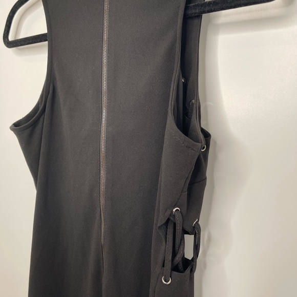 Black Dress - Picture 6 of 6